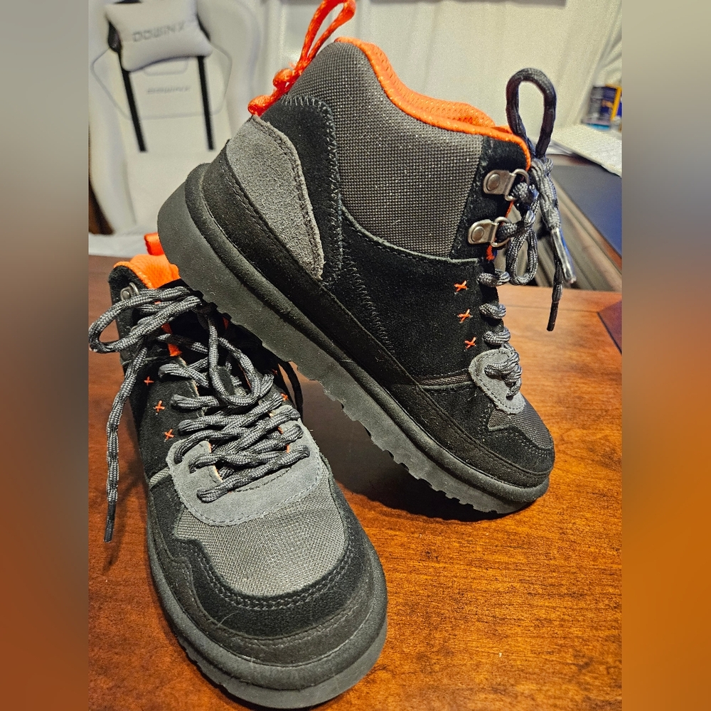 UGG Black Highland Heritage Sneaker